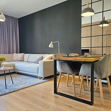 Urban Premium - Opolska 10 No 21 - Balcony - Rooftop Garden - Free Garage Апартаменты Катовице